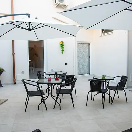 ゲストハウス Dimora Guerrieri ブリンディジ